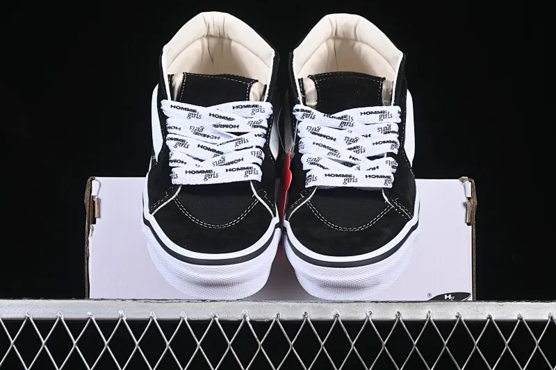All categories Vans Vans series Vans Mid Vans China HommeGirls x Vans Sk8-Mid Fashionable and versatile mid-top casual vulcanized sneakers VN000NBNCJK